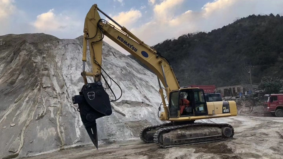 How SC Enhances Komatsu Excavator Attachments